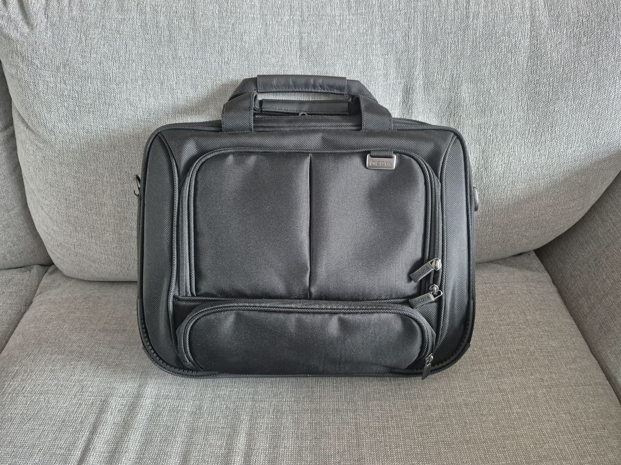 Torba na laptopa Dicota Top Travaller Compact 14.1"