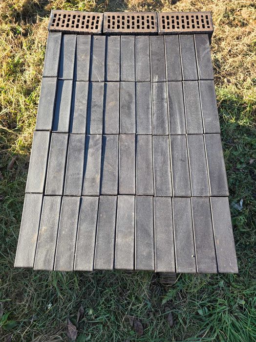 Cegła klinkierowa perforowana czarna