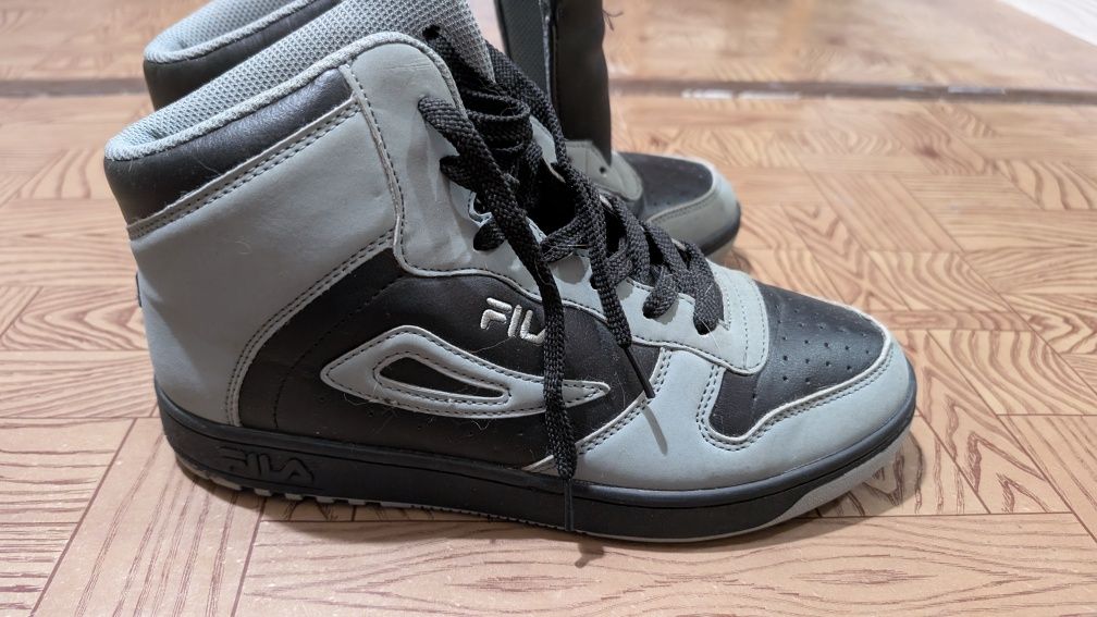 Кросівки хайтопи Fila, розмір 38.5
