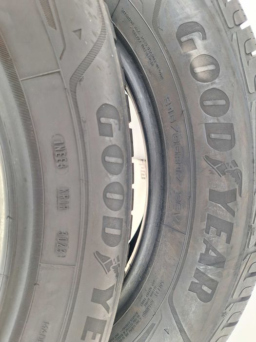Opony 215/65 R 17 Goodyear Ultra Grip Performance +  Jak Nowe