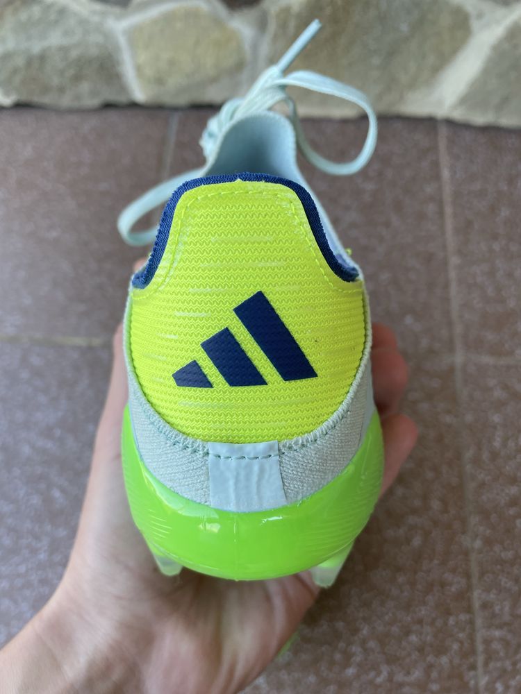 Футбольні бутси f50