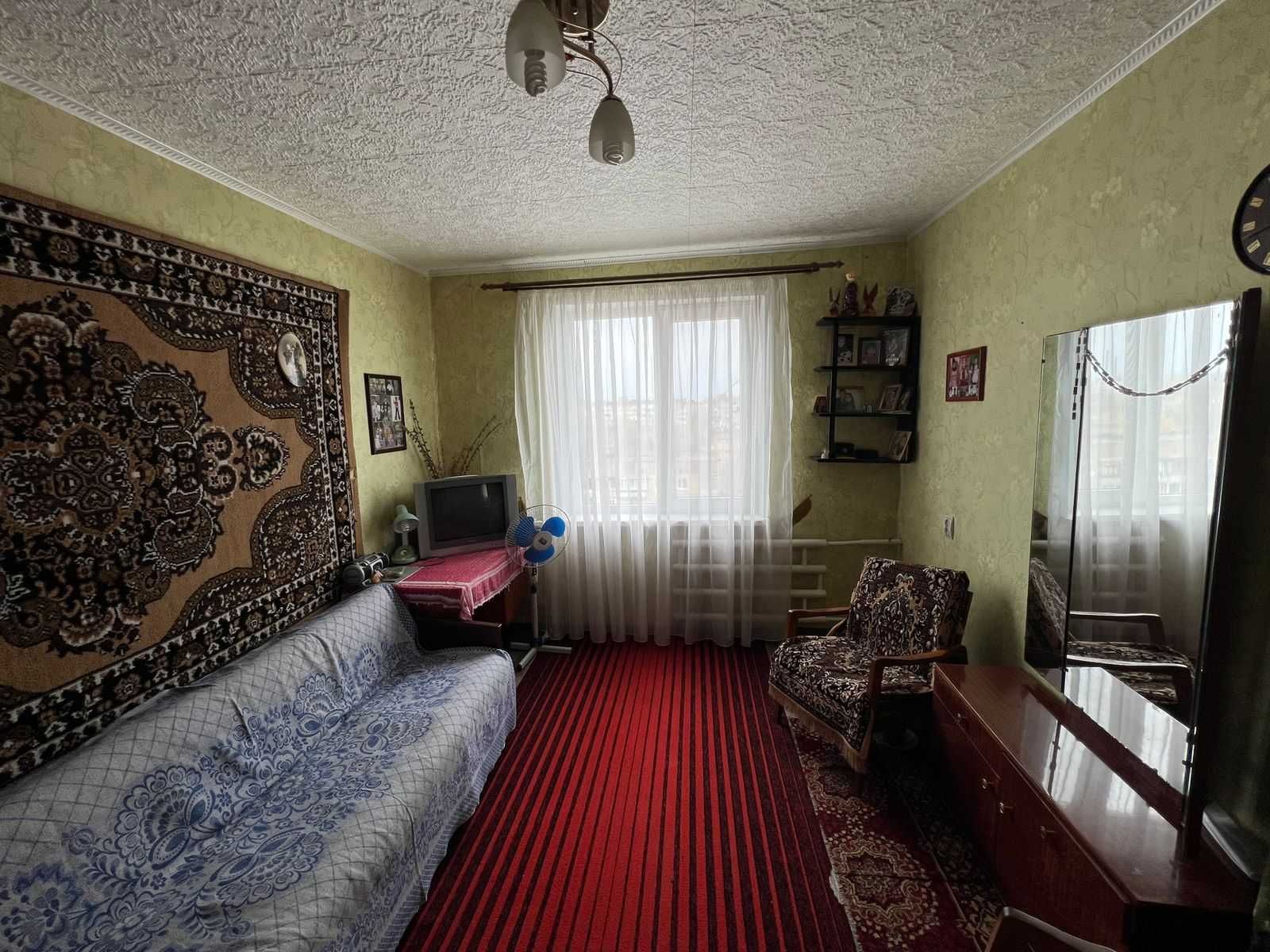 Продам 3-х комнатную квартиру в Славянске. Первый этаж.