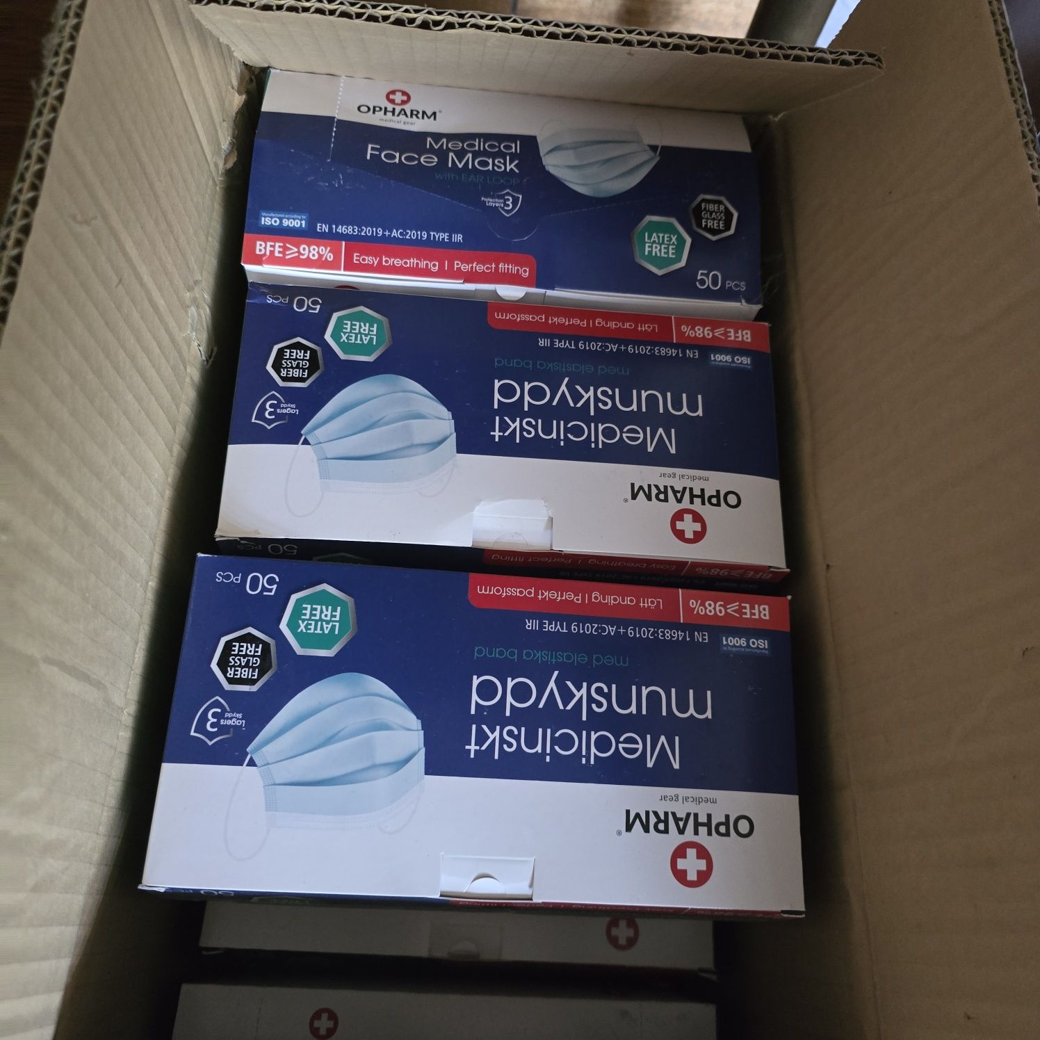 3 opakowania Maseczki jednorazowe opakowanie 50 szt