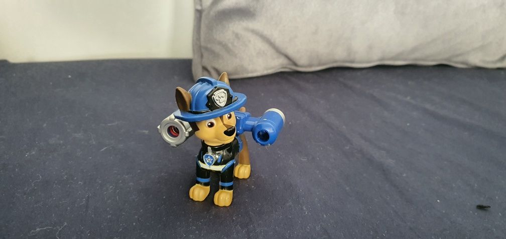 Piesek z psiego patrolu Chase policjant