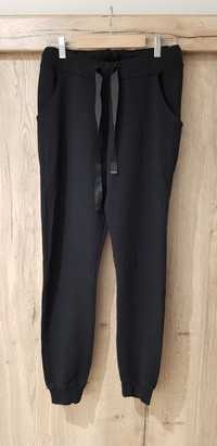 spodnie dresowe czarne M/L