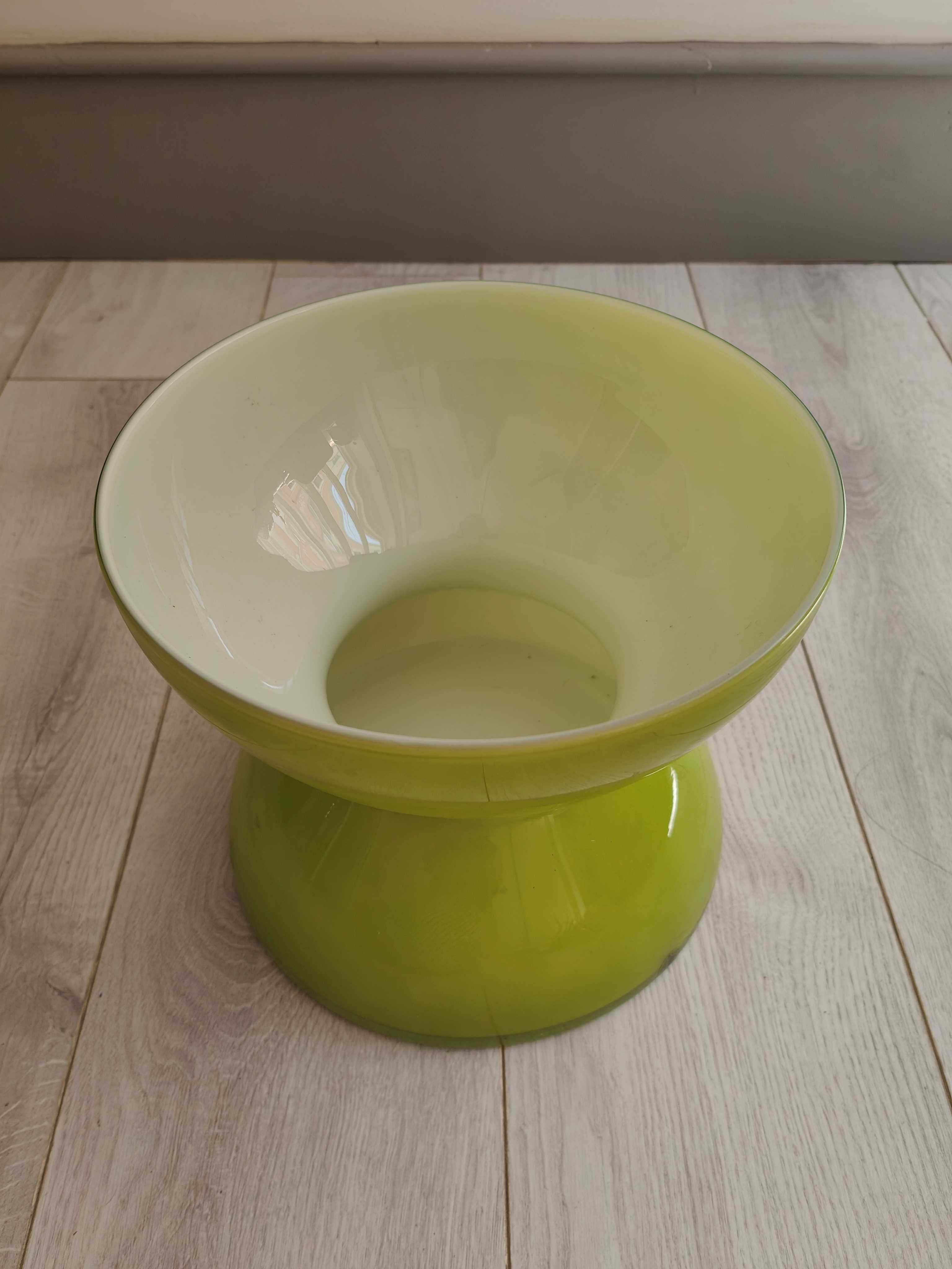 Jarra em vidro verde (handmade by IKEA)