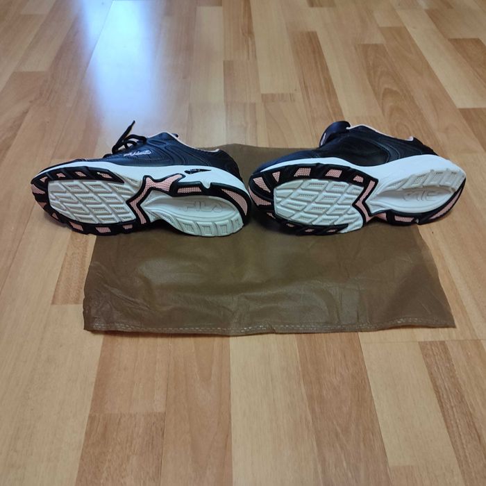 кроссовки Fila DLS новые.