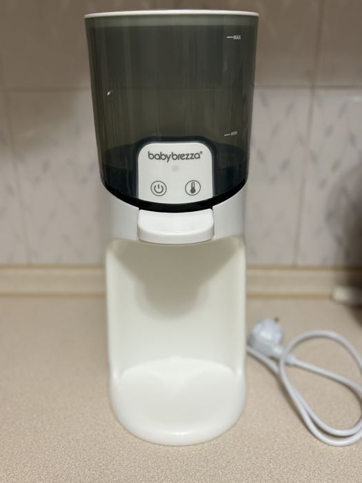 Підігрівач води для дитячої суміші Baby Brezza Instant Warmer