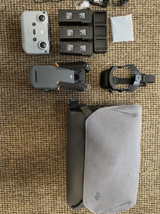 Квадрокоптер DJI Mavic 3 Fly More Combo