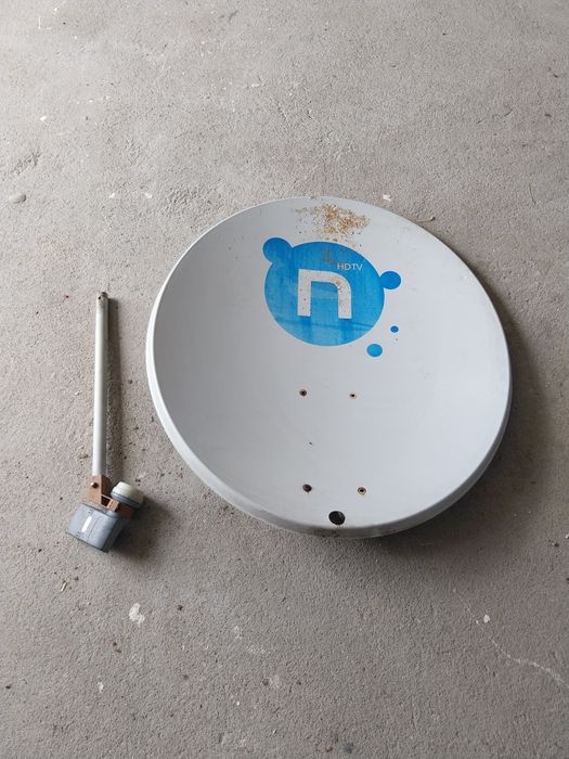 Talerz anteny satelitarnej z konwektorem