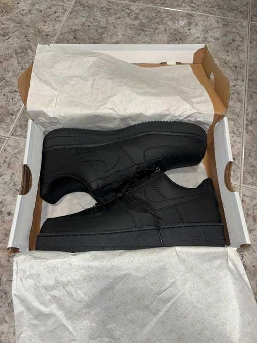 Czarne trampki Nike, rozmiar 41