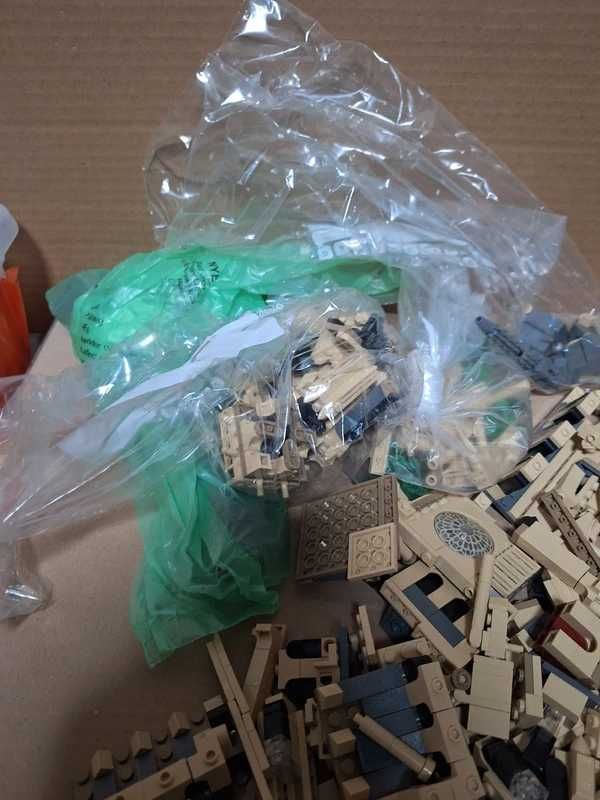 Lego architecture 21061 notre-dame de paris