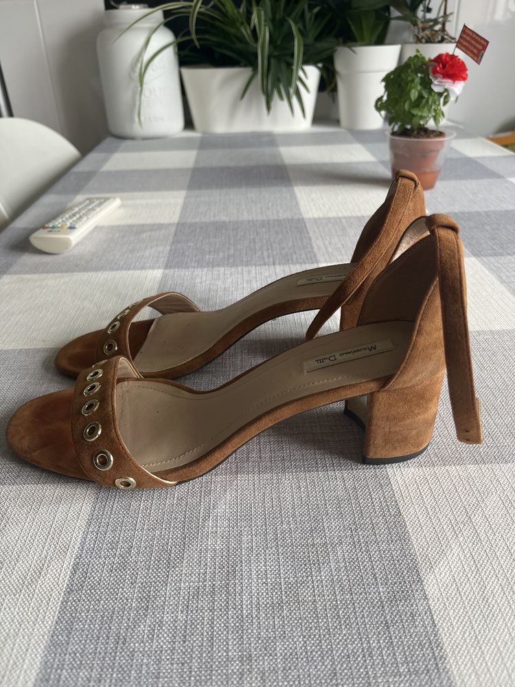 Sandalias 39 usadas uma vez, maximo Dutti
