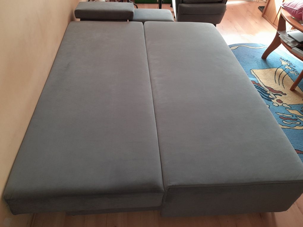 Duża sofa rozkładana 200x220, fotele Uszak, pufy