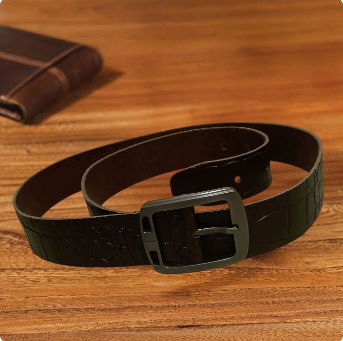 Шкіряний чоловічий ремень ручної роботи.