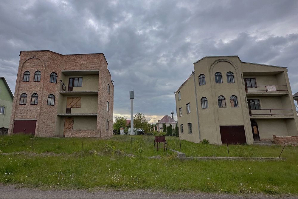 Продаж двох будинків район Тинне, ідеально під перебудову під квартири