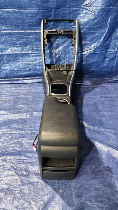 TUNEL ŚRODKOWY KOMPLETNY PODŁOKIETNIK SKÓRA CZARNY A1696802450 MERCEDES A-KLASA W169 LIFT AVANTGARDE EUROPA