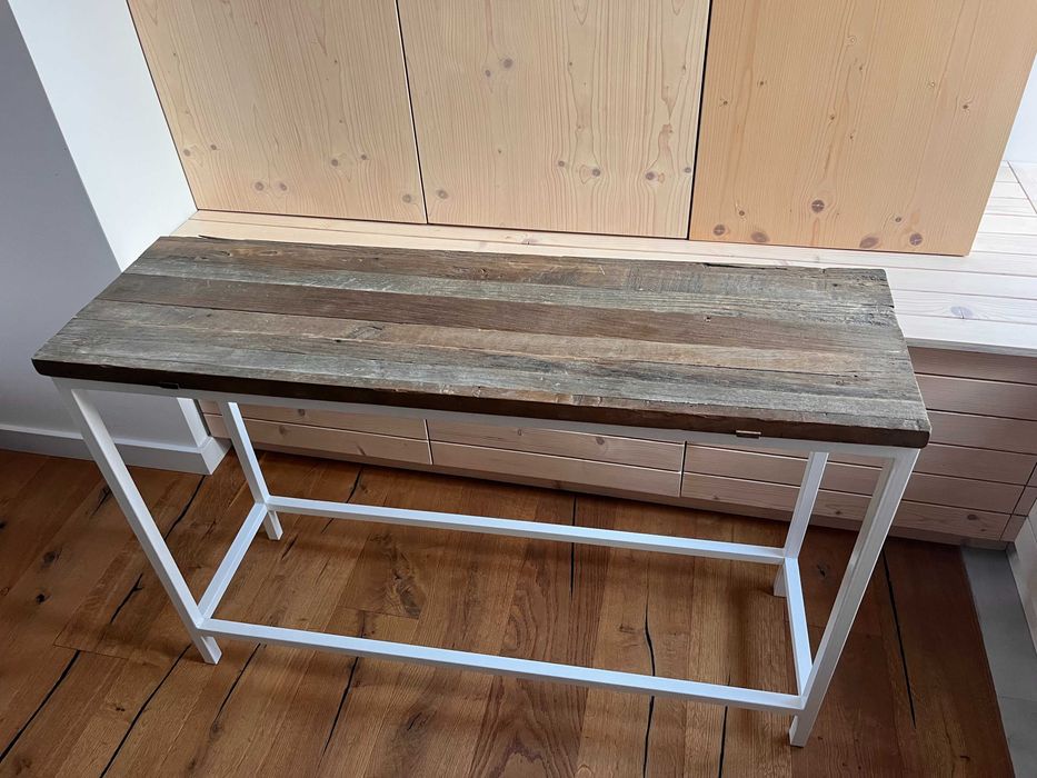 Ława z drewnianym blatem