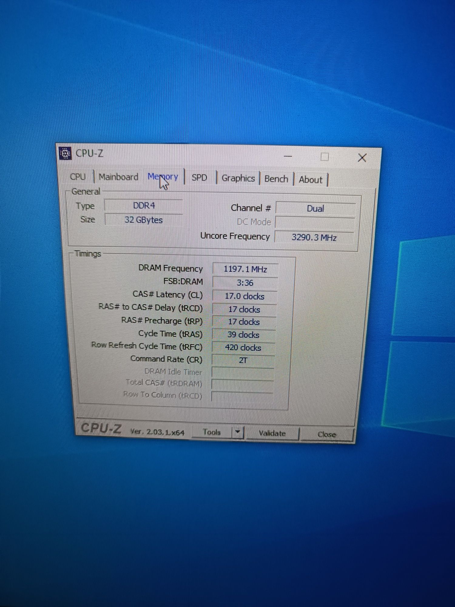 Hp zbook g4 17 cali i7-7820hq 32ram AutoCAD