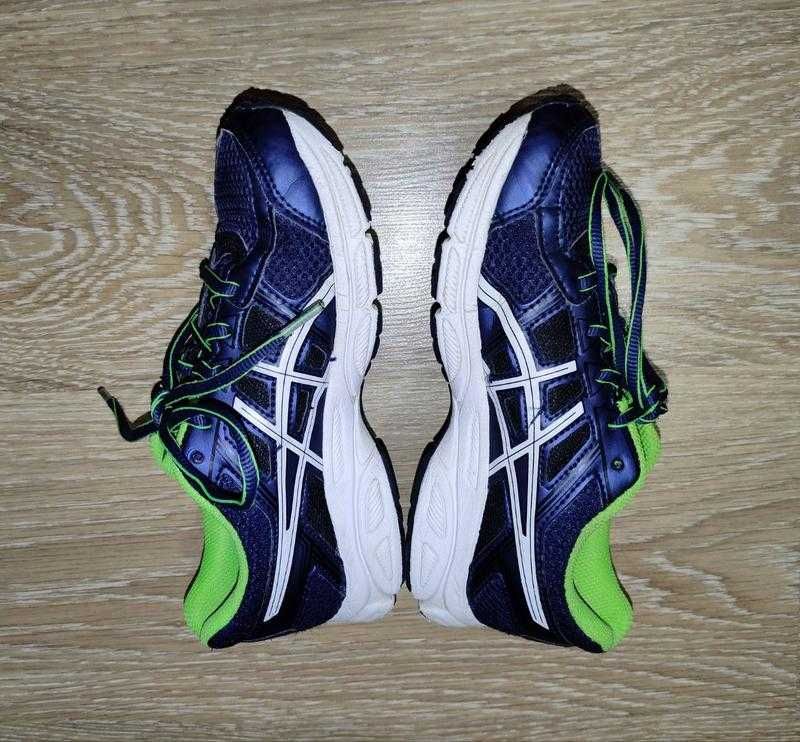 Дитячі кросівки Asics Eur 35.5 ідеальний стан Шорти Nike для хлопчика