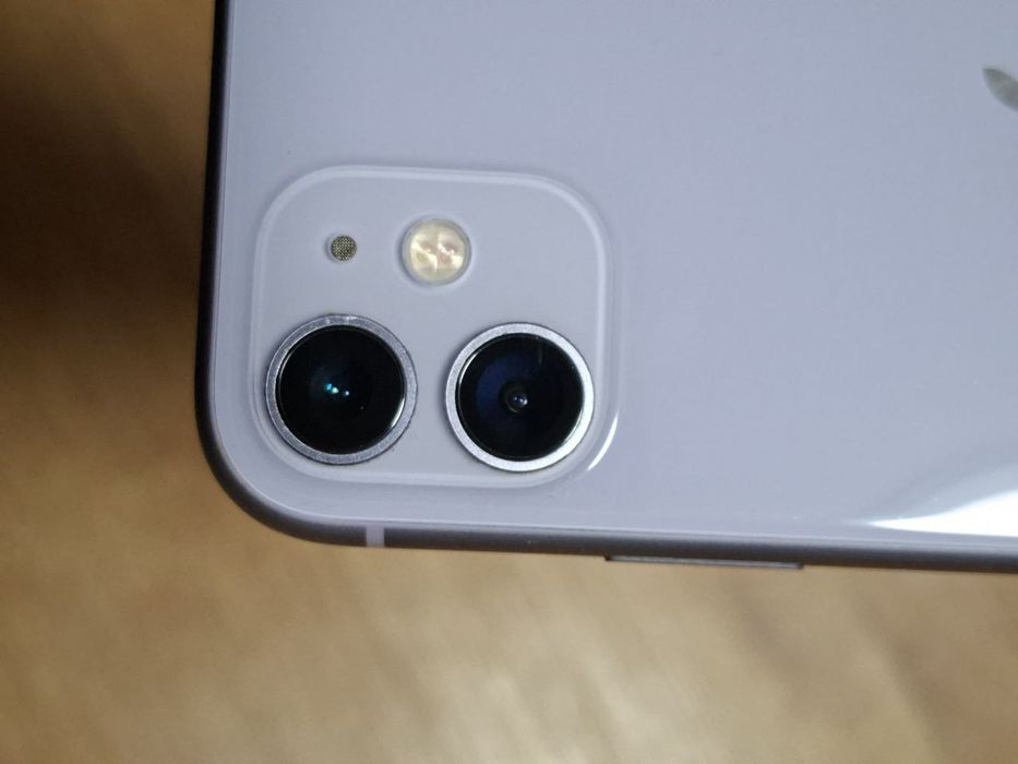 Айфон 11 в гарному стані