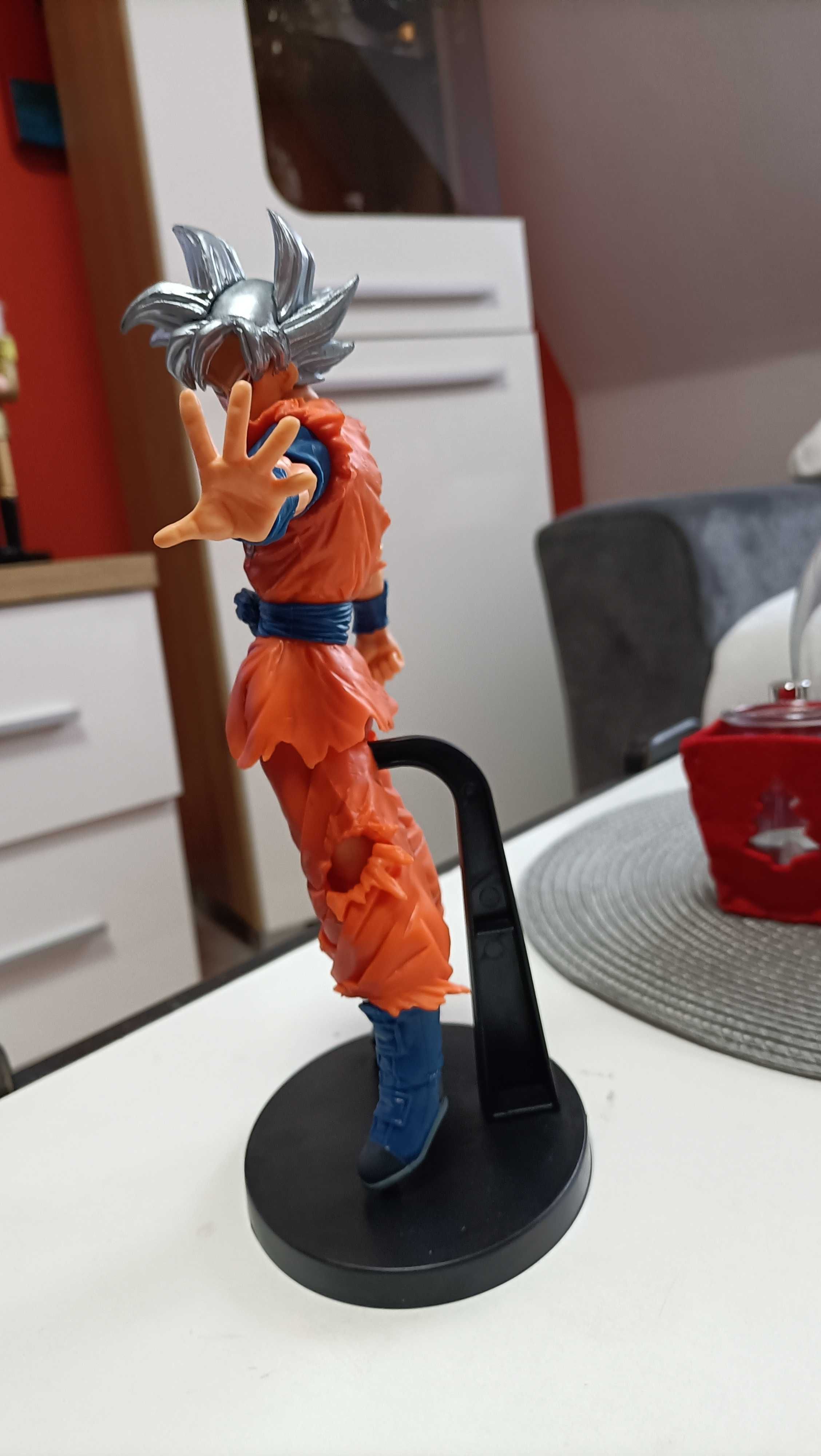 Figurka Dragon Ball Goku UI
