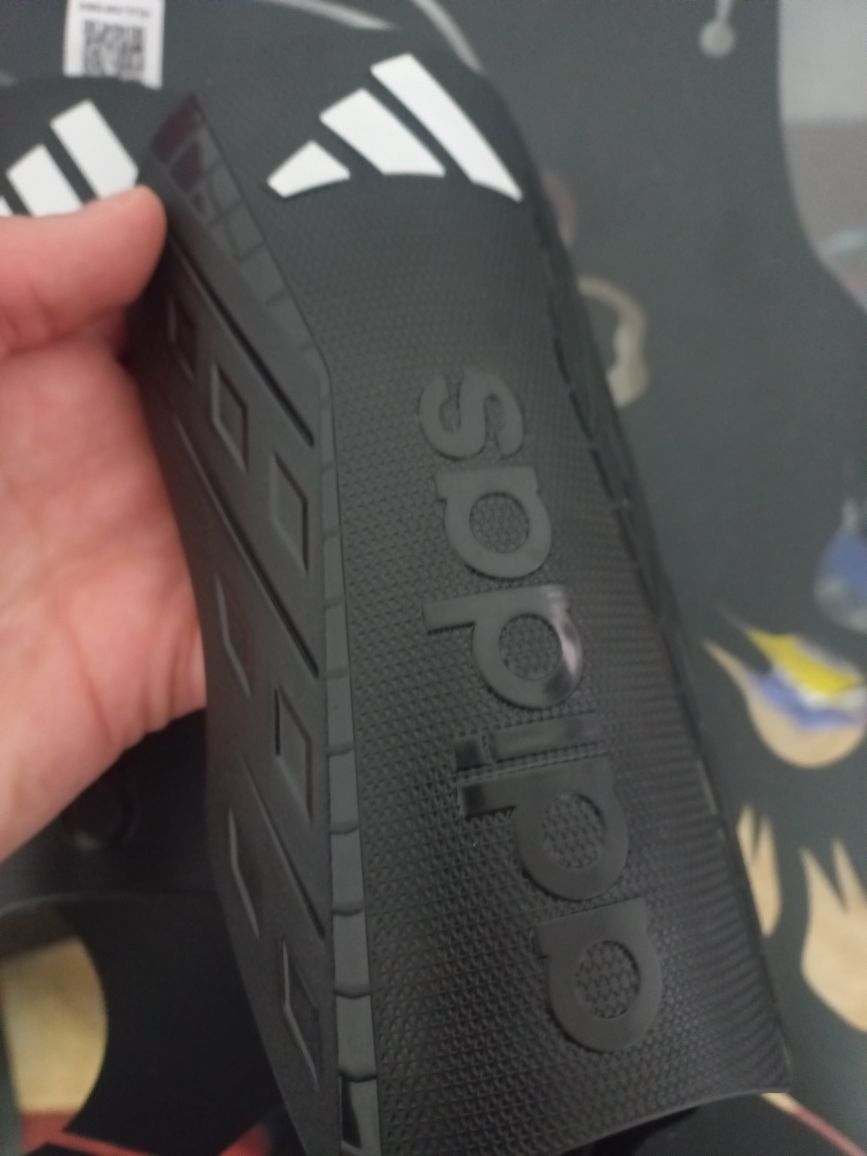 Caneleiras Adidas Embaladas