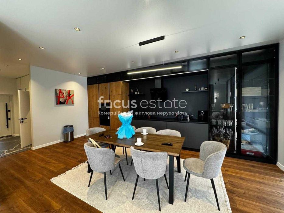 Без комісіЇ. Чайка. Продаж будинку з дизайнерським ремонтом.