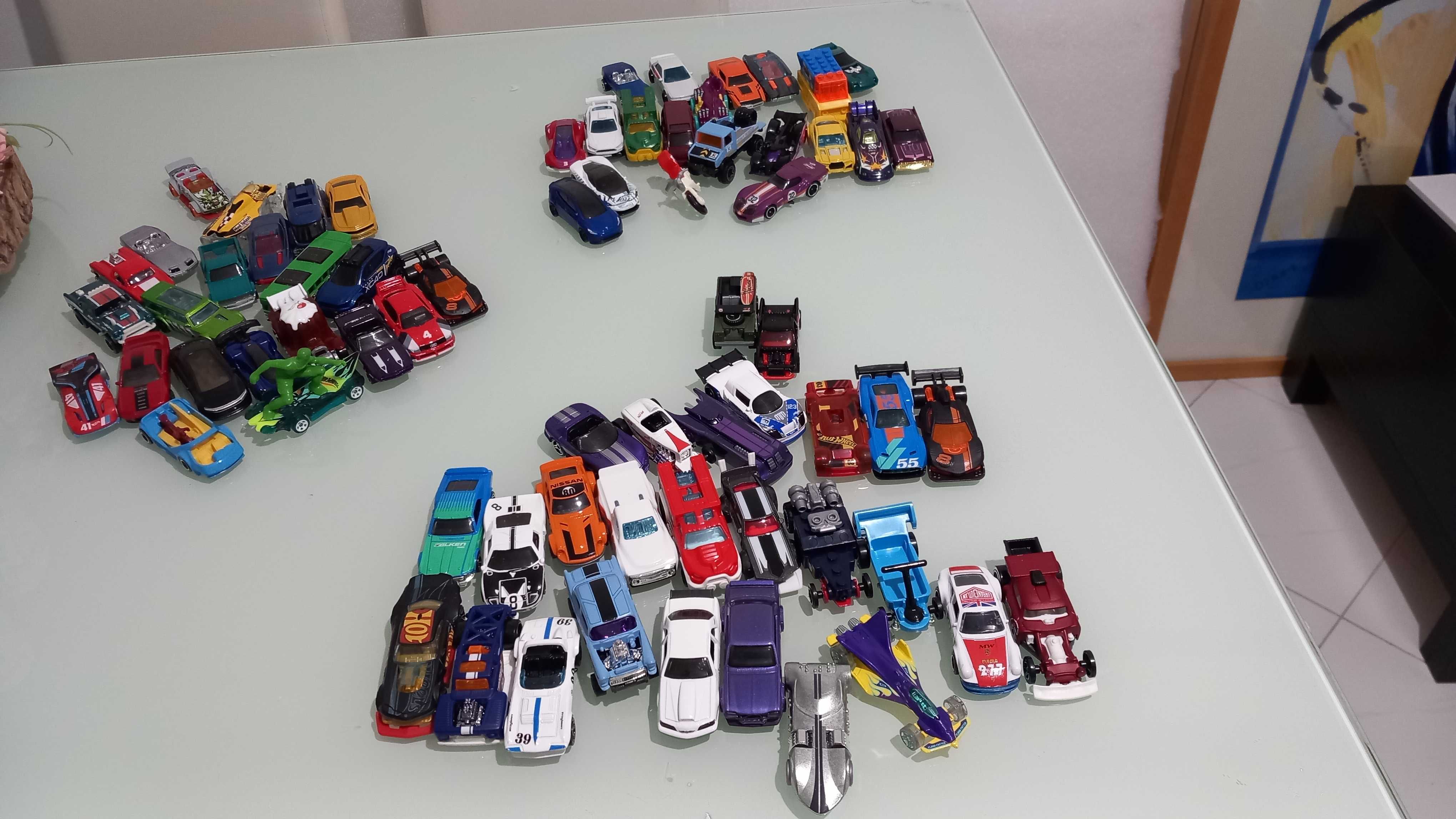 70 carrinhos Hotwheels -Dê SEU PREÇO!!