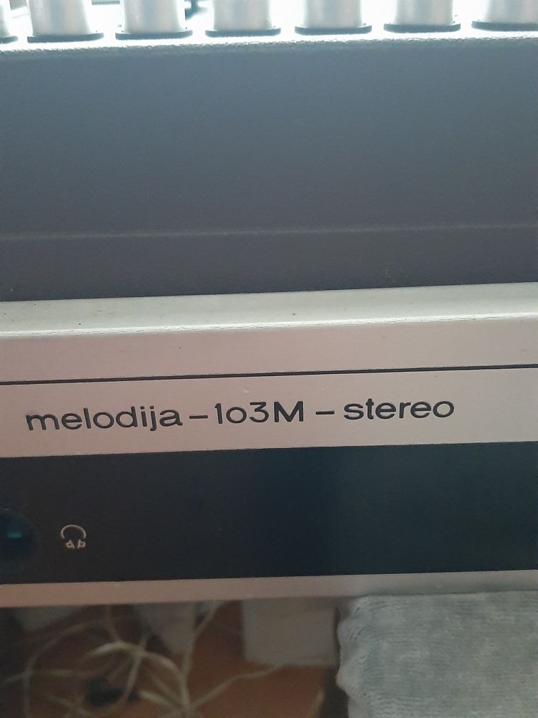 Продам проигрыватель Мелодия 103М