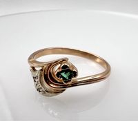 Золотое кольцо с изумрудом 585