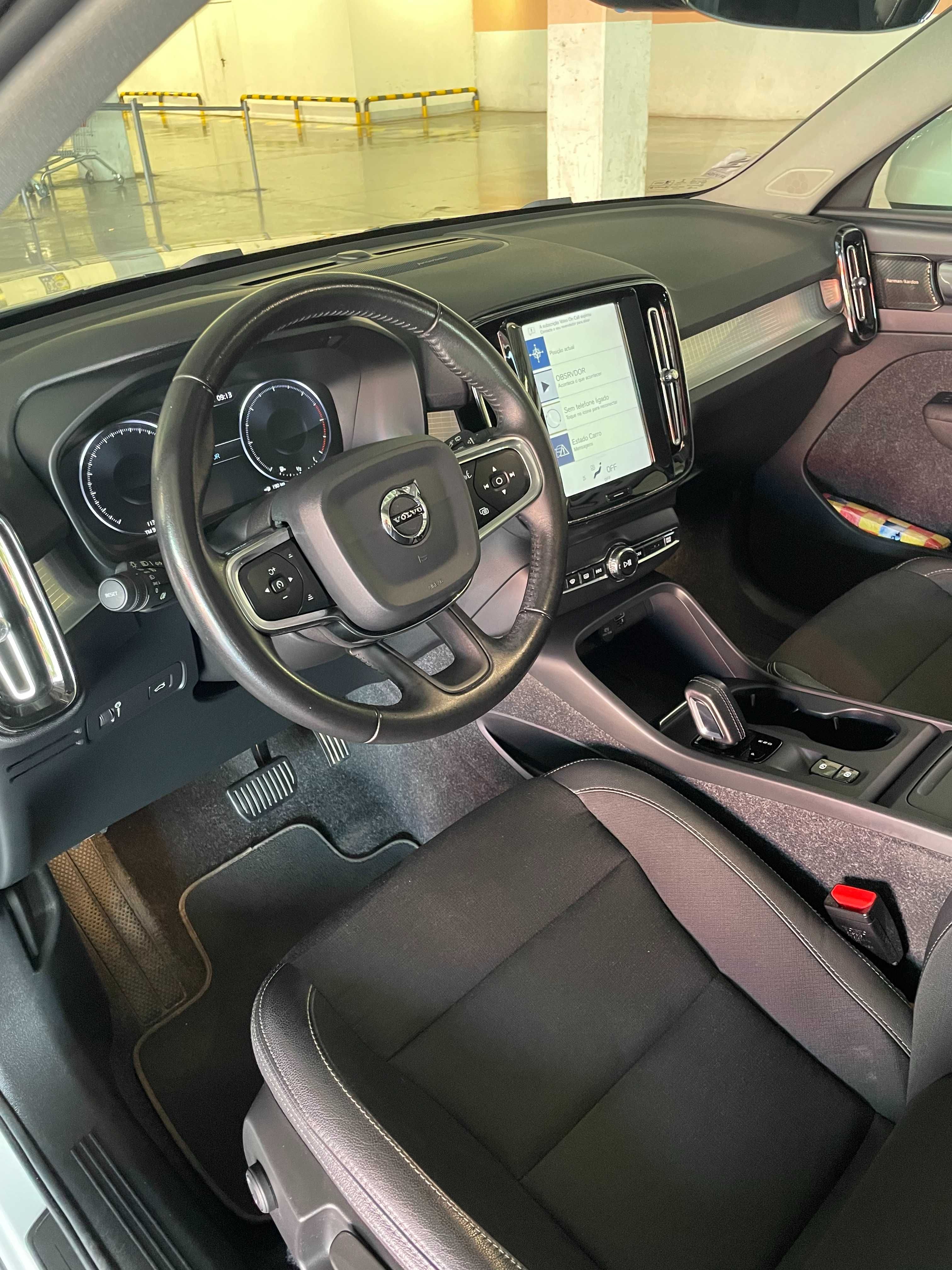 Volvo XC40 | D3 (Diesel) | Momentum Geartronic | Caixa Automática