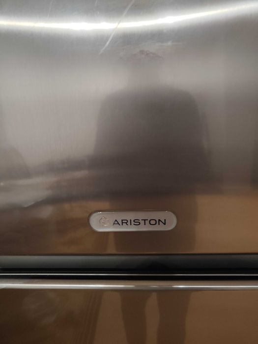 Lodówka  używana  metalicznav