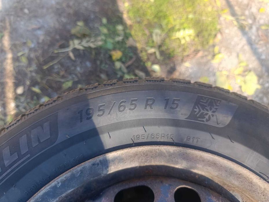 Продам Б/У резину на 15 з дисками 5/114/3