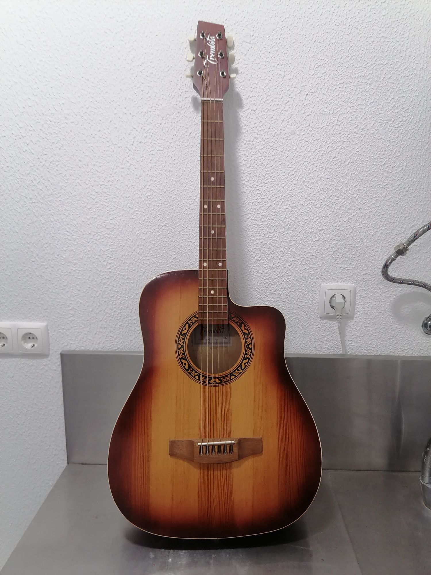 Guitarra Trembita