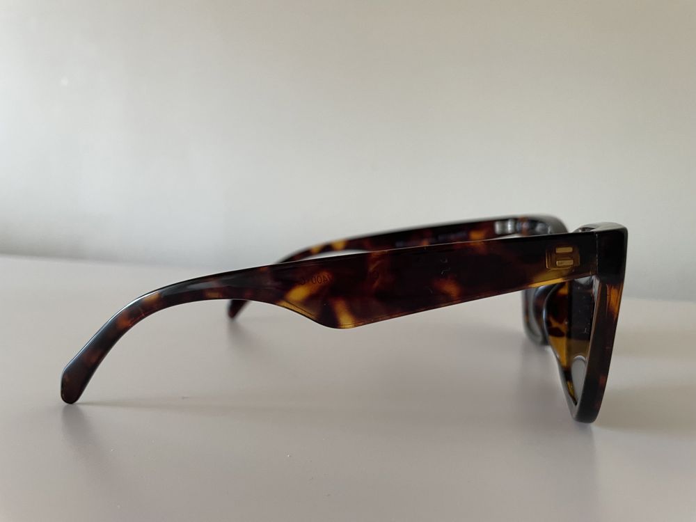 Brązowe okulary przeciwsłoneczne Reserved