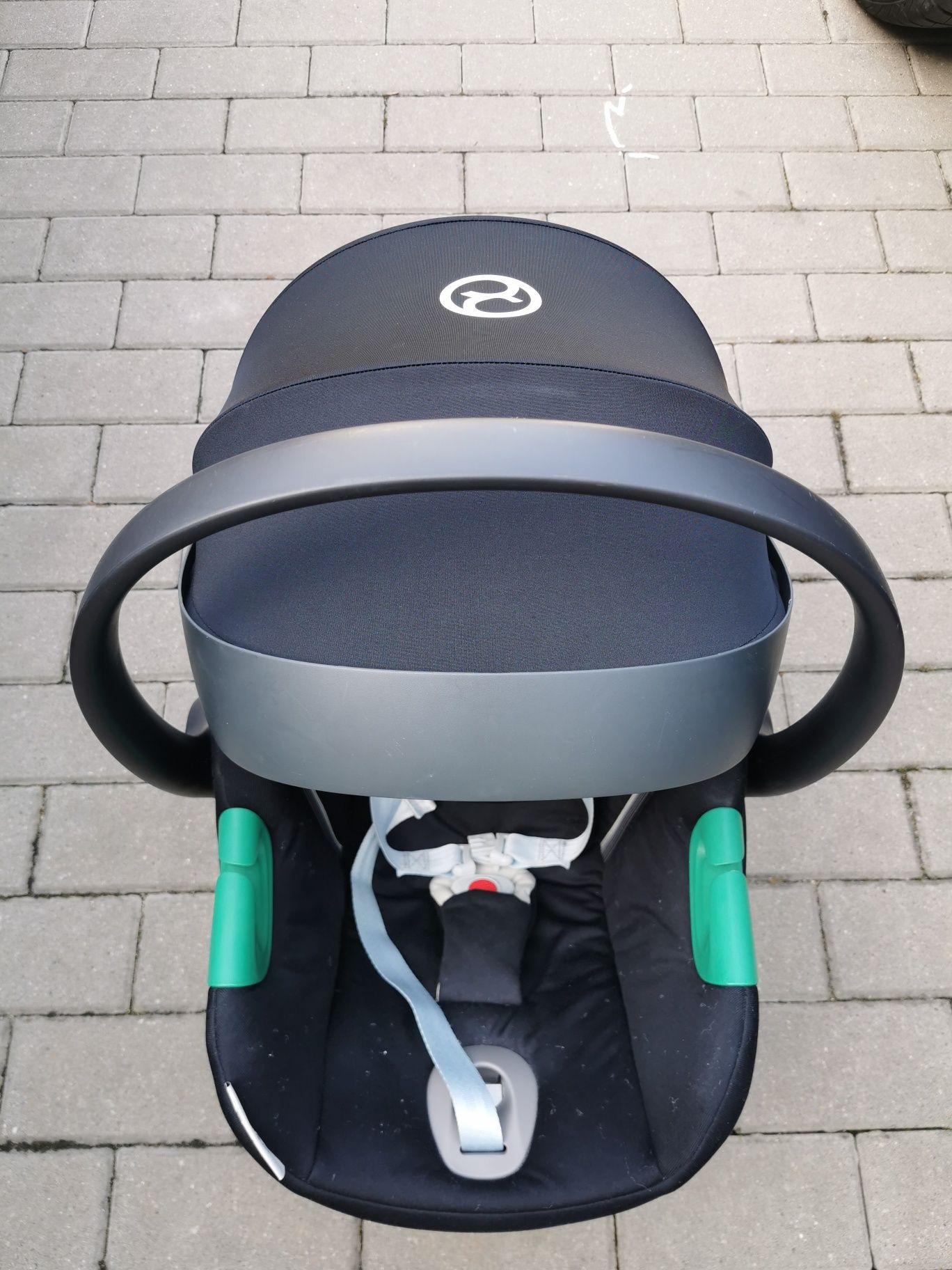 Fotelik Nosidełko Cybex Aton s2 i size moon black z bazą