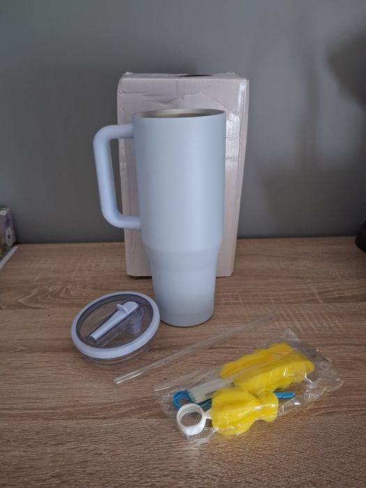 Kubek ze składaną słomką Uchwyt Podróżny Zimne Gorące napoje 1100ml