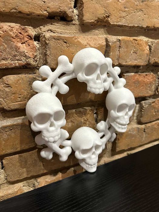 Dekoracja 3D Halloween Edycja Limitowana Duży wieniec z czaszek