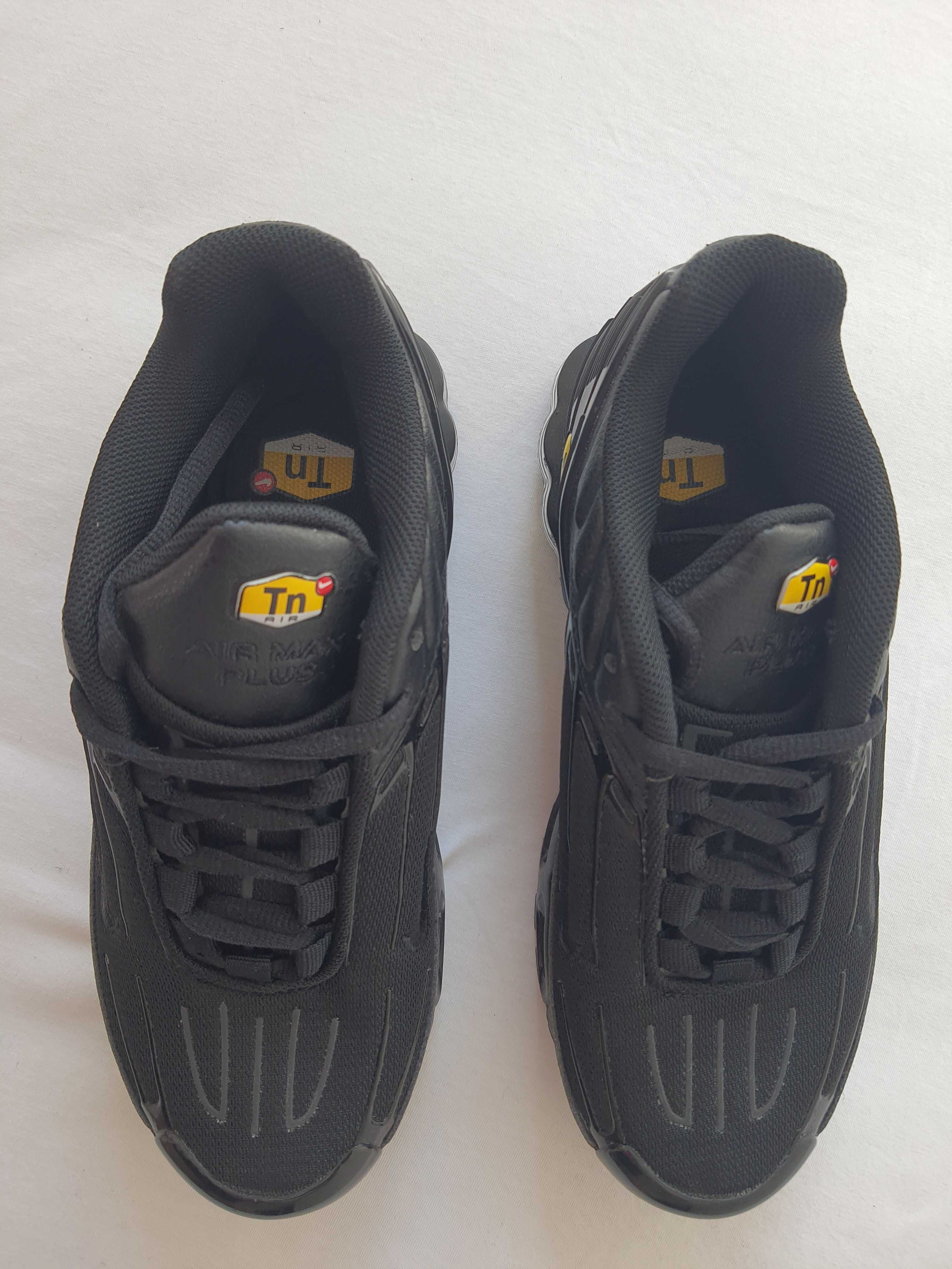 Buty NIKE Air Max Plus TN III - Czarne - Black & Wolf Grey
