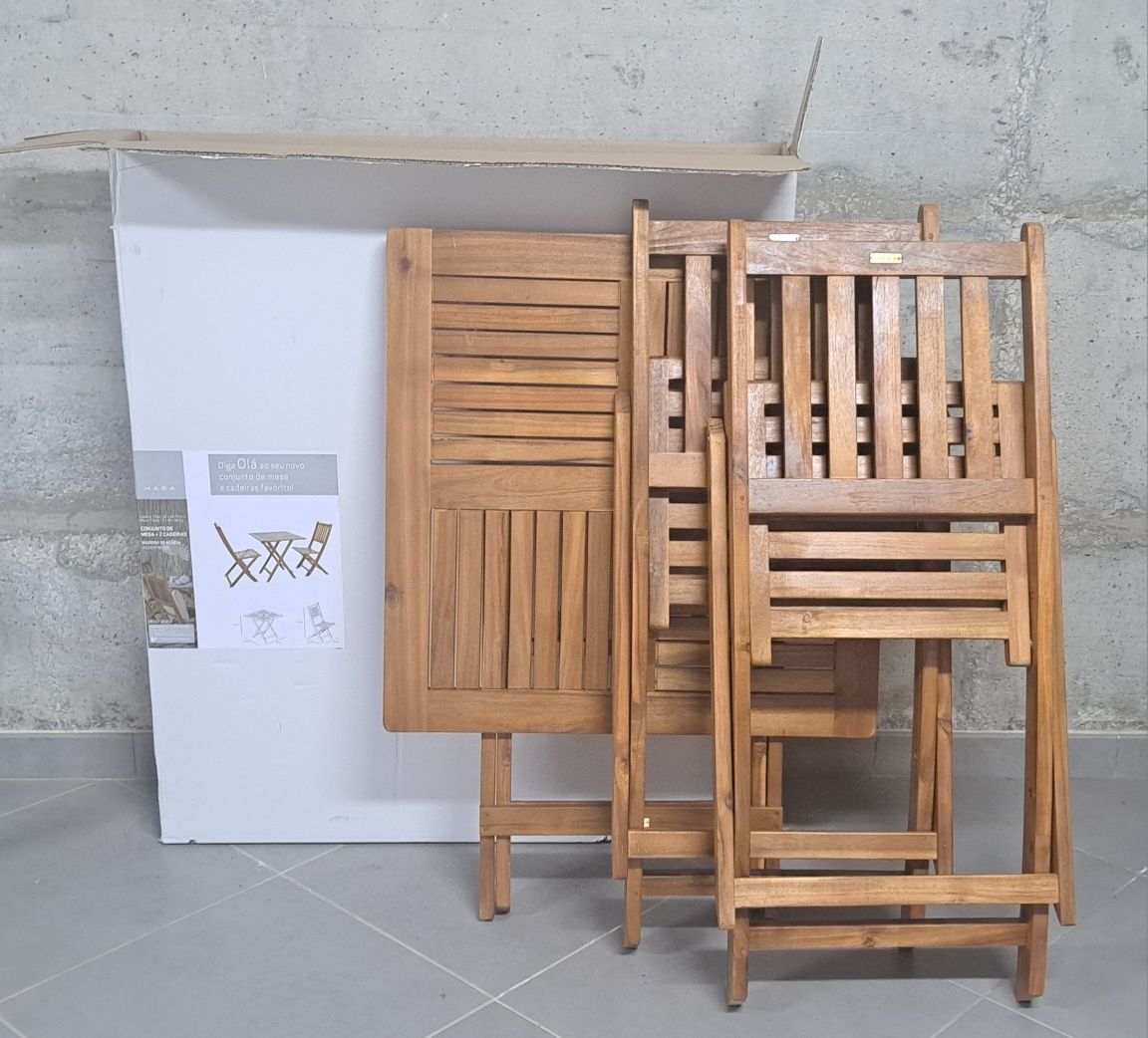 Conjunto mesa + 2 cadeiras