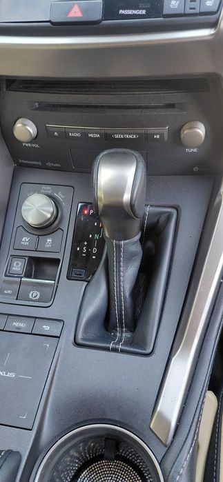 Гибрид Lexus nx 300