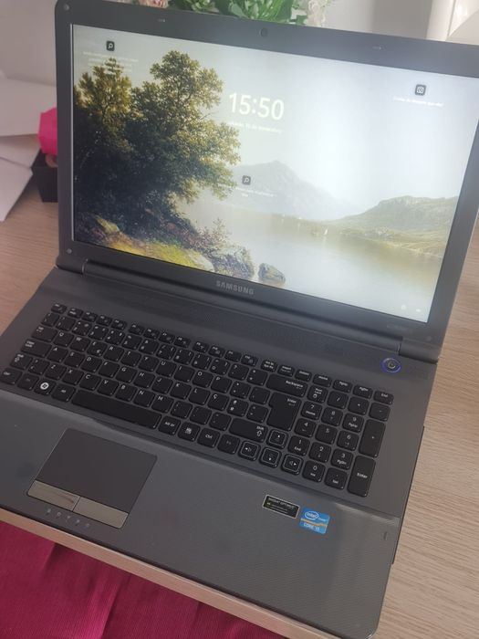 Portátil Samsung 17" ecrã