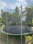 Trampolina używana w dobrym stanie.