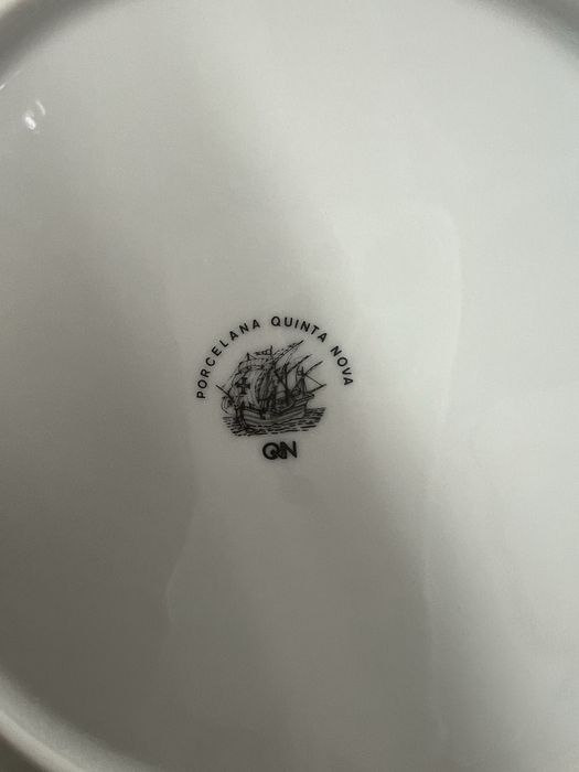 Conjunto de jantar de porcelana da quinta nova