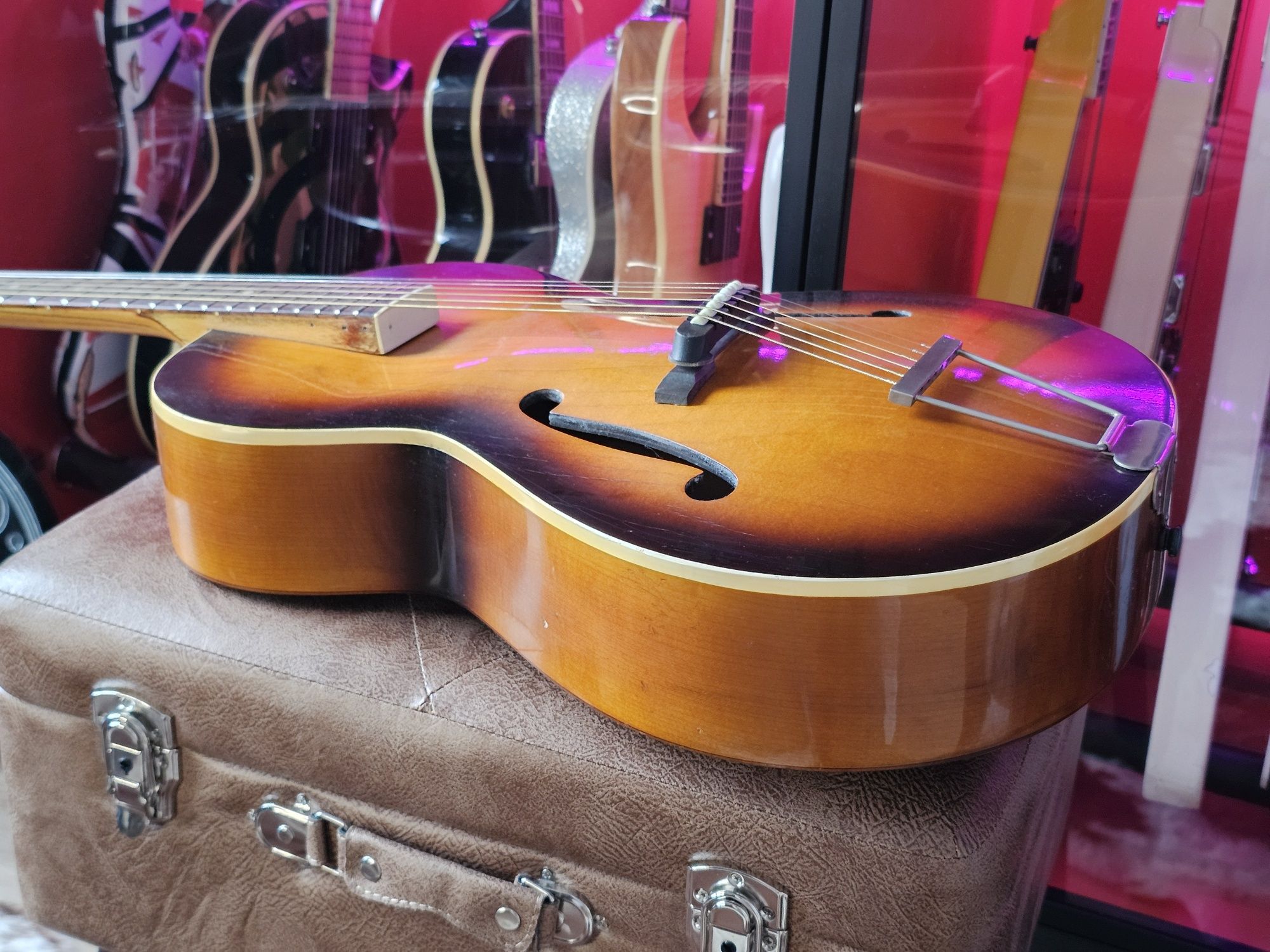 Framus 5/51 Studio archtop z 1972 roku wyprodukowana w Niemczech