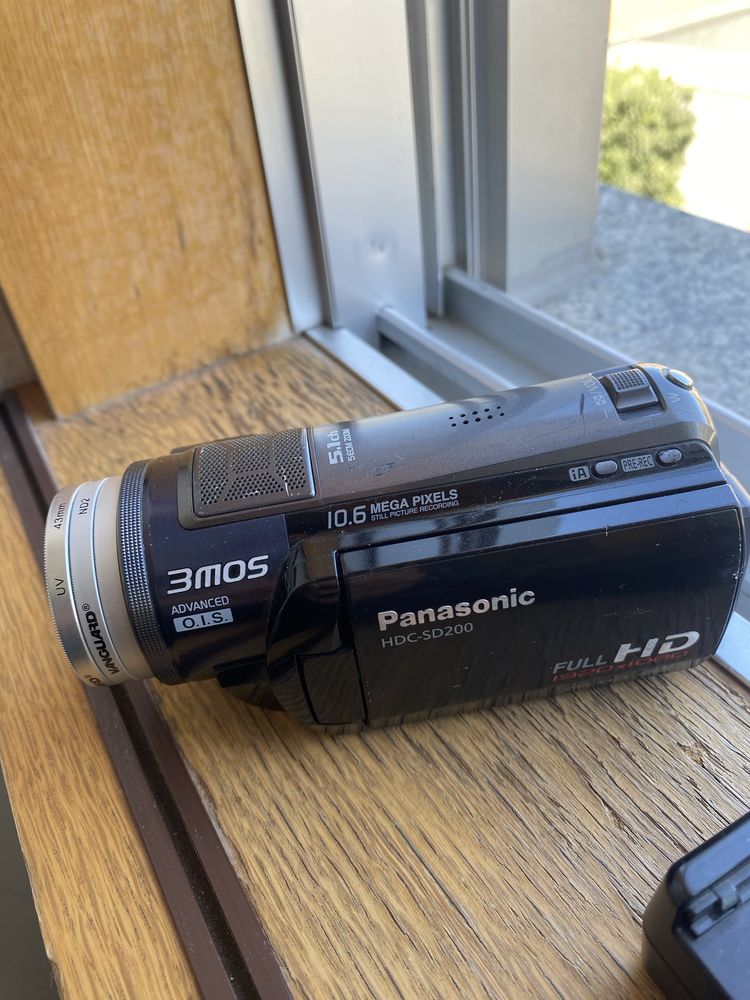 Panasonic hdc sd200 3ccd