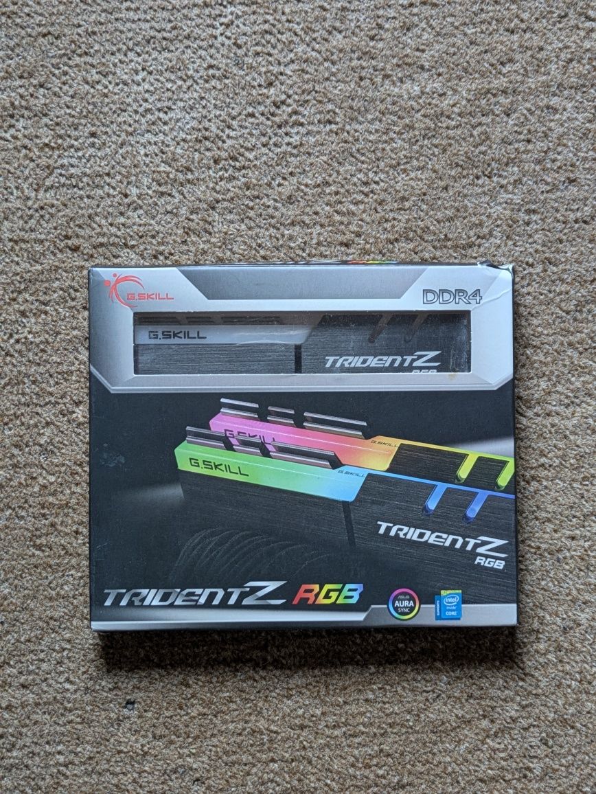 Memória Ram TridentZ RGB