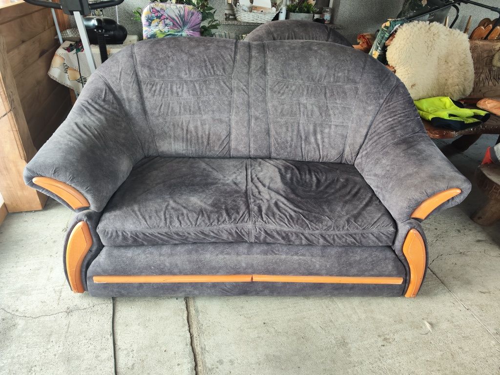 Sofa rozkładana plus dwa fotele
