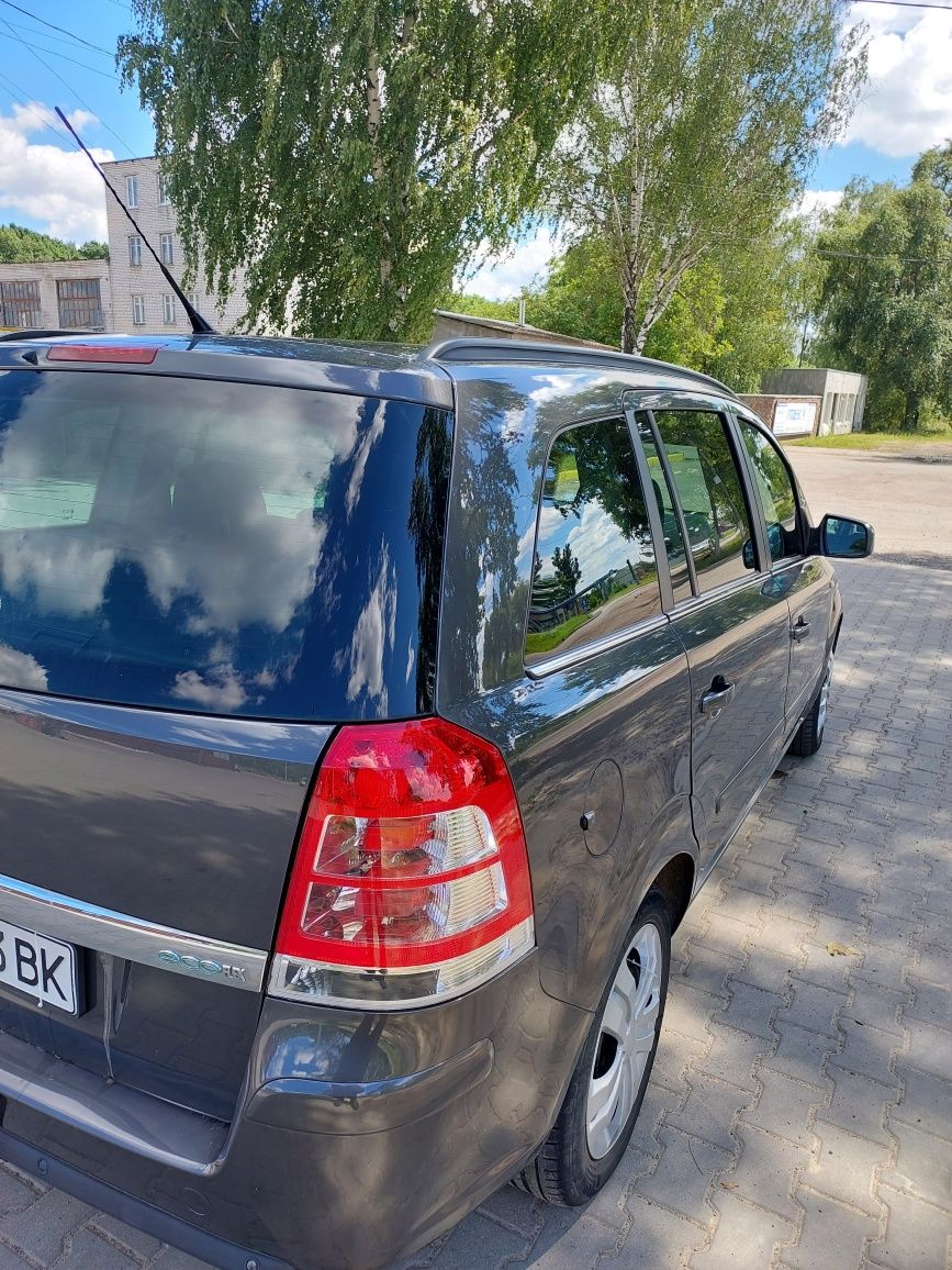 Продам Opel Zafira 2011